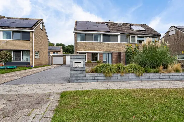Twee-onder-één-kap te koop: Schwartzenbergstraat 22, Sint Nicolaasga Sint Nicolaasga