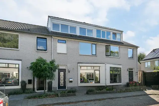Tussenwoning te koop: Schweitzerstraat 4, Erasmuswijk Middelburg