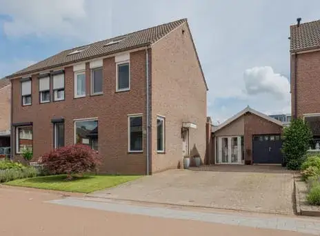 Tussenwoning te koop: Sef van Megenlaan 3, Broekhuizen Broekhuizen (Li)