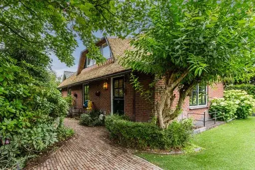 Corner house for sale: Seringstraat 23, De Zuid Huizen