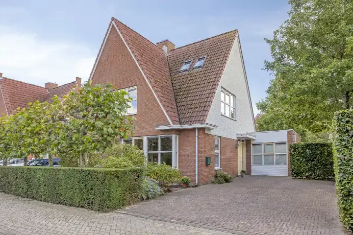 Hoekwoning te koop: Sestertiusstraat 2, Passewaaij-Zuid-Oost Tiel