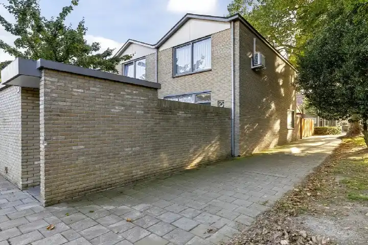 Corner house for sale: Sibeliusstraat 289, Heikant Noord-West Tilburg