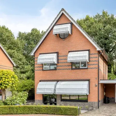 Vrijstaande woning te koop: Sientje van Houtenlaan 25, 't Zwering Enschede