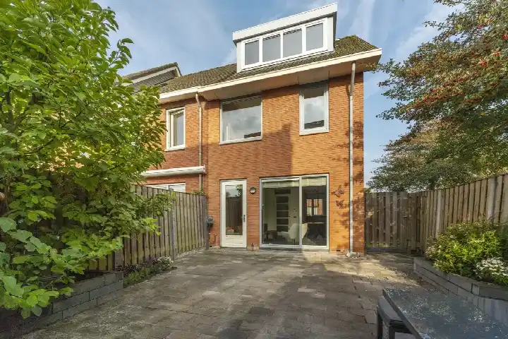 Hoekwoning te koop: Sigmundplantsoen 76, Stripheldenbuurt Midden- oost Almere