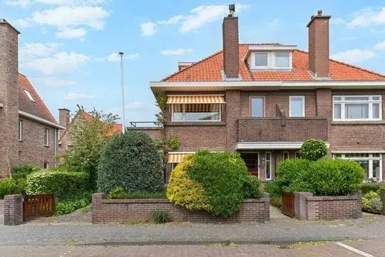 Semi-detached for sale: Sijzenlaan 35, Vogelwijk 'S-Gravenhage