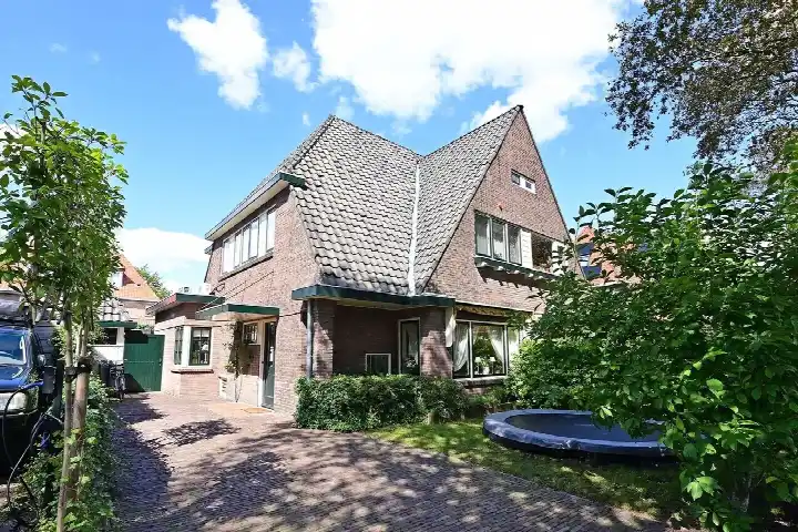 Twee-onder-één-kap te koop: Simon Stevinweg 77, Johannes Geradtswegbuurt Hilversum
