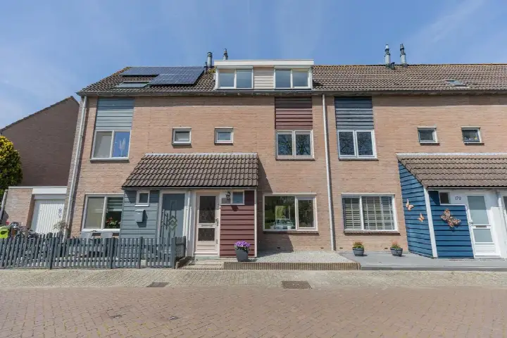 Tussenwoning te koop: Simon Vestdijk-erf 169, Pearl Buck-erf en omgeving Dordrecht