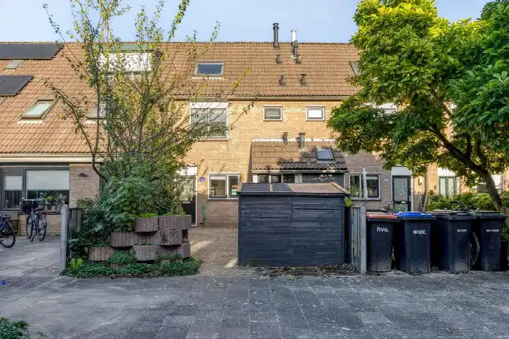 Tussenwoning te koop: Simon Vestdijk-erf 66, Pearl Buck-erf en omgeving Dordrecht