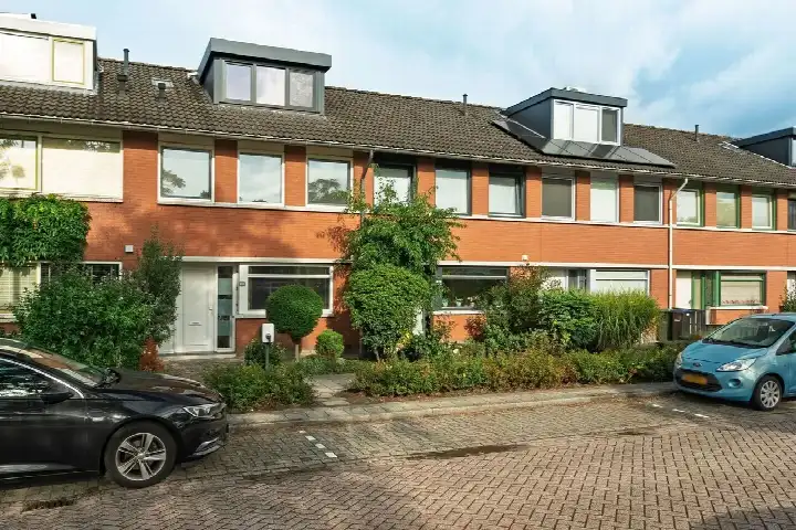 Tussenwoning te koop: Simon Vestdijkhove 23, Hoven-West Nieuwegein
