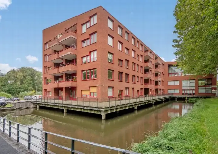Appartement te koop: Simon Vestdijklaan 4, Aart van der Leeuwbuurt Delft