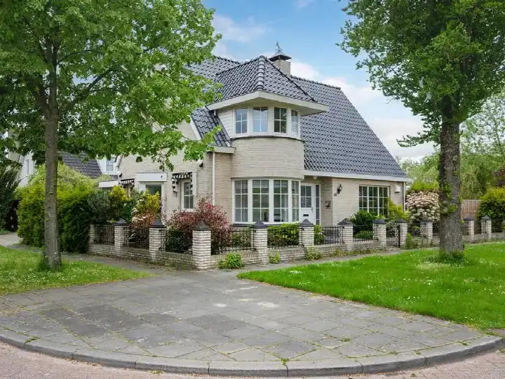 Vrijstaande woning te huur: Simone Signoretstraat 23, Filmwijk Midden Almere