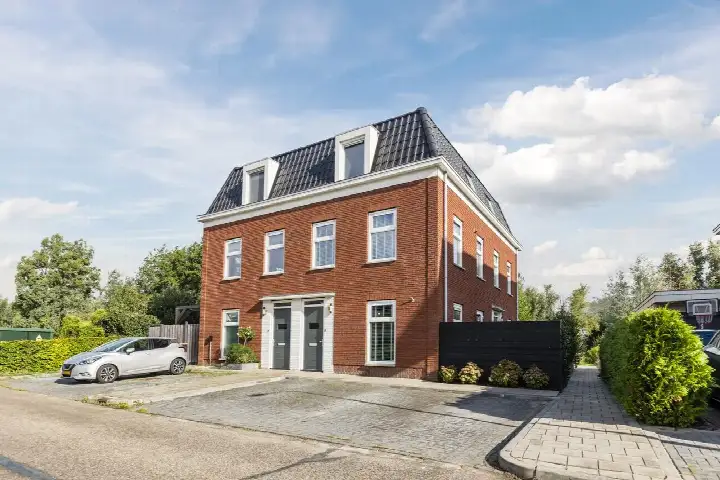 Tussenwoning te koop: Singel 15, Vreeland Dorp Vreeland