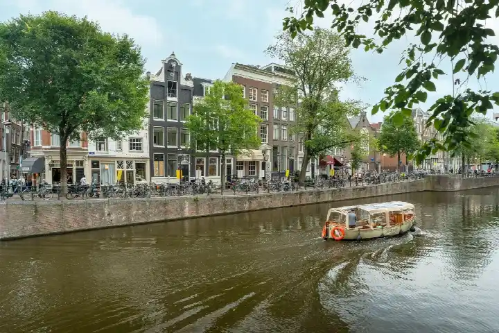 Woning te huur: Singel, Spuistraat-Zuid Amsterdam