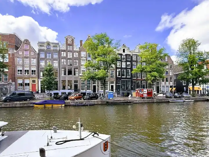 Woning te huur: Singel, Spuistraat-Zuid Amsterdam