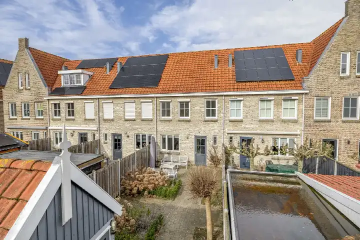 Tussenwoning te koop: Singelkade 80, Middelharnis westplaat Middelharnis