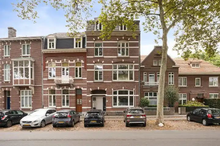 Appartement te koop: Sint Hubertuslaan 49D, Villapark Maastricht