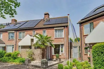 Tussenwoning te koop: Sint Maartensloop 70, De Blaak Zuid-West Tilburg