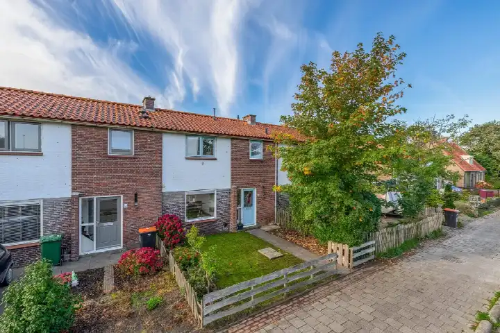 Tussenwoning te koop: Sint Maartensweg 14, Sint Maartensvlotbrug (woonkern) Sint Maartensvlotbrug