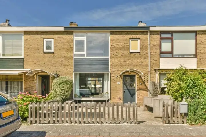 Tussenwoning te koop: Sint Urbanusstraat 14, Bovenkerk Amstelveen