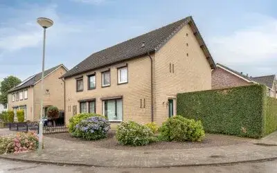 Twee-onder-één-kap te koop: Sint Vitusstraat 62, Well-Oost Well L