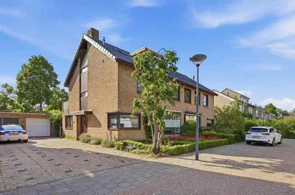 Twee-onder-één-kap te koop: Sirius 40, Sterrenbuurt Oosterhout