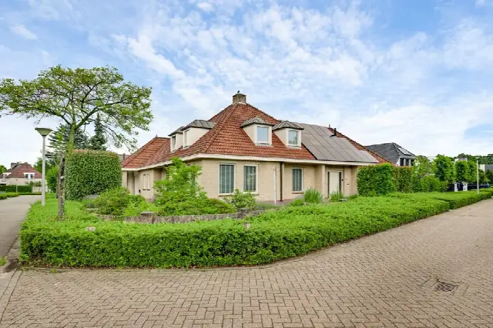 Detached house for sale: Sjaak Kruijssenlaan 2, Kerkdorp Acht Eindhoven