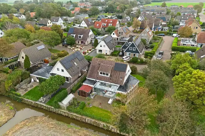 Vrijstaande woning te koop: Sjoerd van Stratenstrjitte 32, Kimswerd Kimswerd