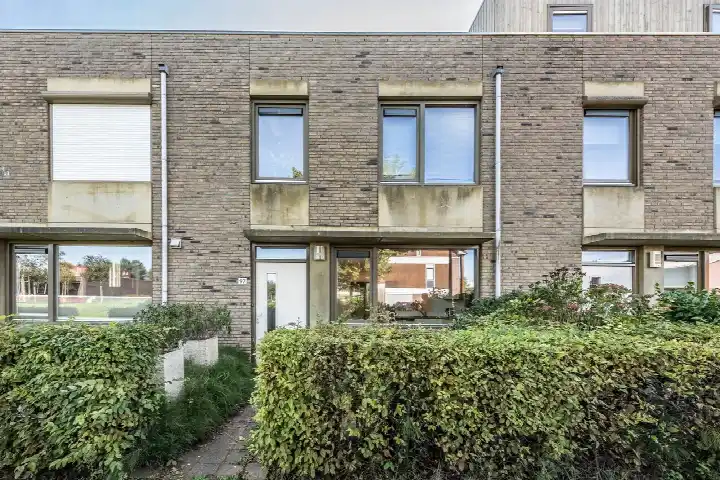Tussenwoning te koop: Sjoukje Dijkstralaan 97, Hoofddorp Floriande Oost Hoofddorp