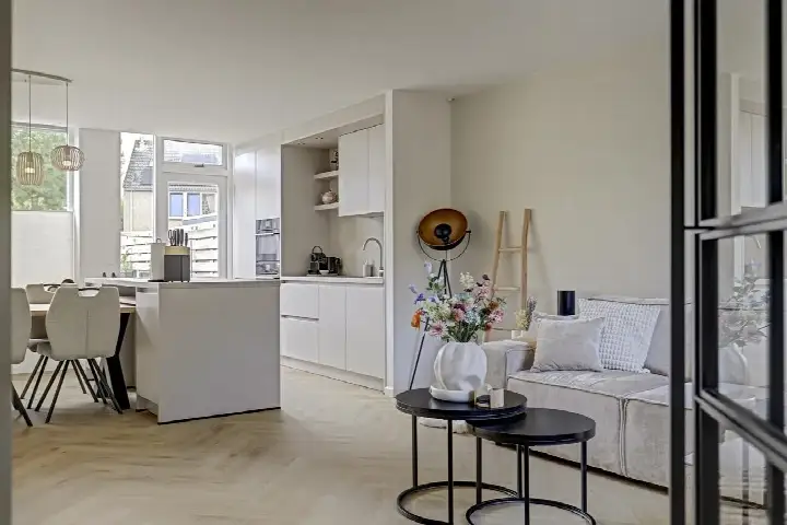 Tussenwoning te koop: Slangenburg 4, Assumburg - Lunenburg Zwijndrecht