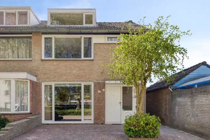 Corner house for sale: Sledsenpad 2, Meerveldhoven Veldhoven