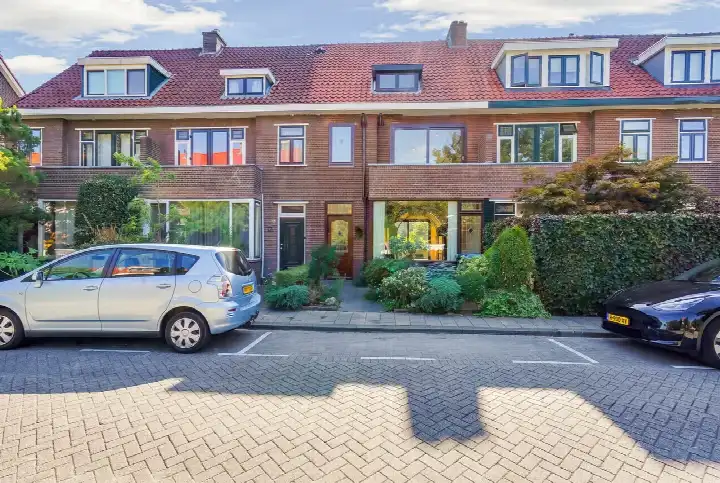 Tussenwoning te koop: Sleedoornlaan 30, Schiebroek Rotterdam
