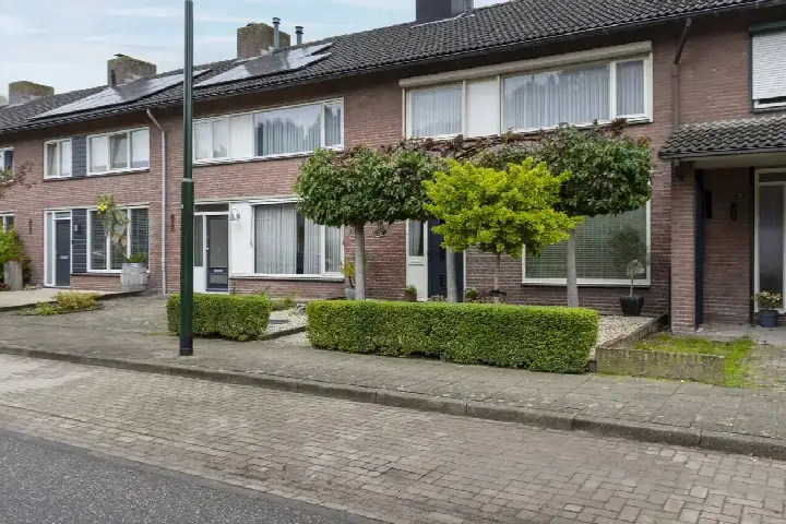 Terraced house for sale: Sleedoornstraat 10, Maarheeze Maarheeze