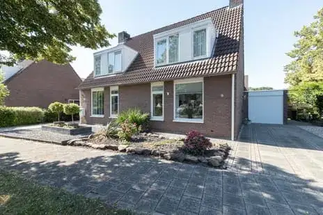 Twee-onder-één-kap te koop: Sleedoornweg 157, Winschoten-Bomenbuurt Winschoten