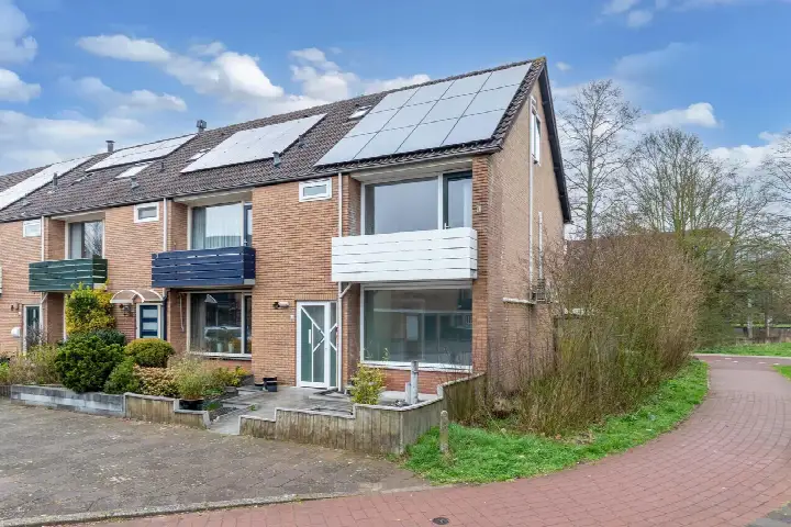 Corner house for sale: Sloep 56, Stad en Lande Huizen