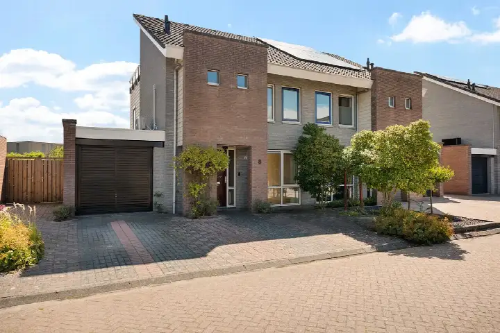 Twee-onder-één-kap te koop: Sluis 8, Doklanden Delfzijl