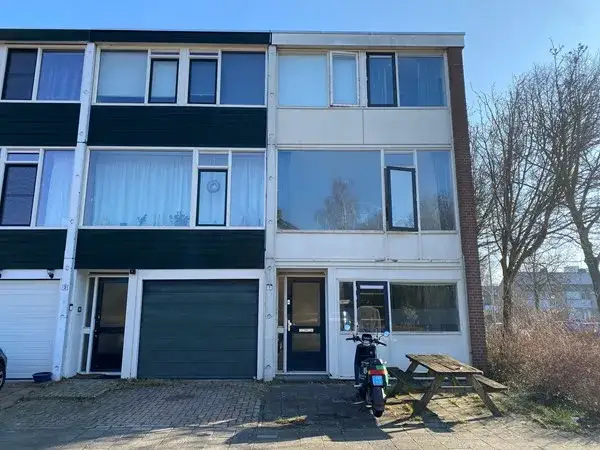 Hoekwoning te huur: Smaragdstraat 1, Vinkhuizen-Noord Groningen