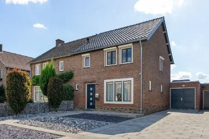 Tussenwoning te koop: Smeetsstraat 17, Kerensheide Stein