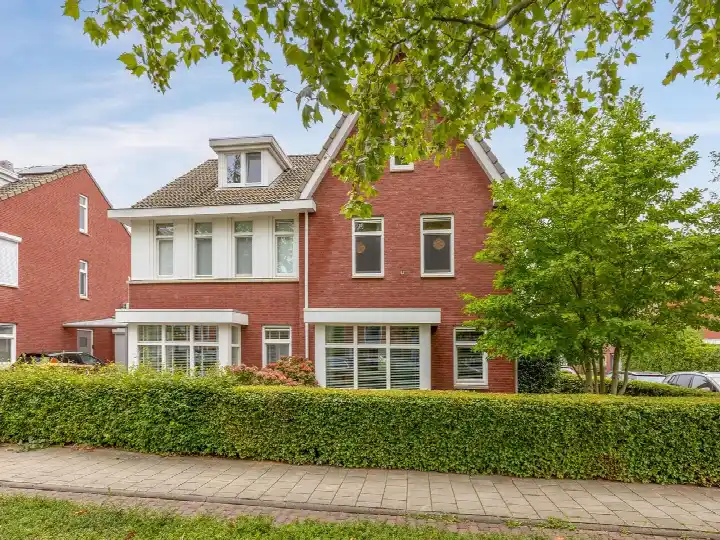 Corner house for sale: Smithlaan 24, Limbrichterveld Sittard