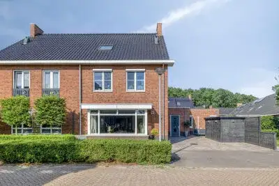 Semi-detached for sale: Smoutstraat 15, Sprundel Sprundel