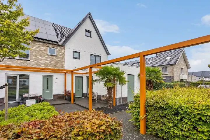 Corner house for sale: Sneekermeer 60, Merenbuurt-Oost Zoetermeer