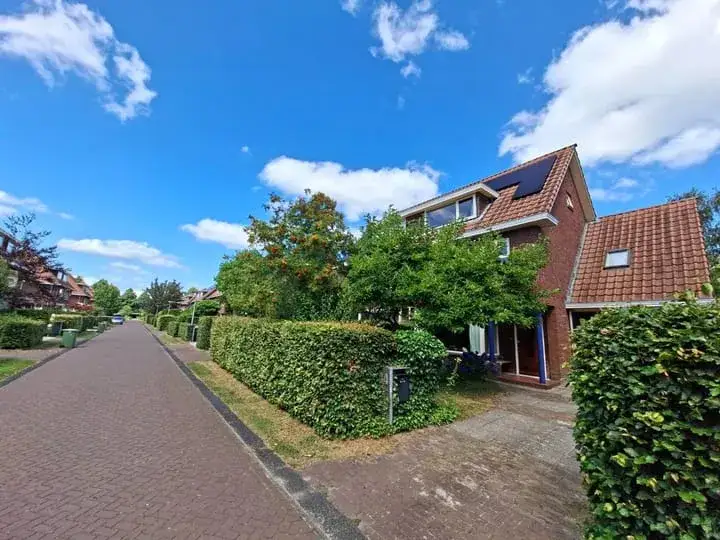 Twee-onder-één-kap te koop: Snip 84, Piccardthof Groningen