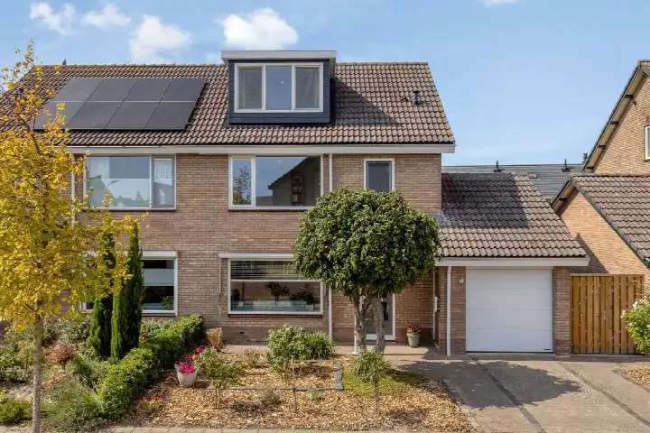 Twee-onder-één-kap te koop: Snoodijkstraat 11, Wemeldinge Wemeldinge