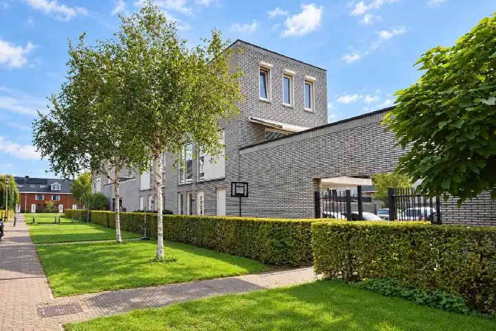 Semi-detached for sale: Soesterberghof 41, De Venen Centrum Nootdorp