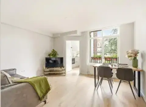 Studio te koop: Spaarndammerstraat 14C, Spaarndammerbuurt-Zuidoost Amsterdam