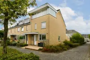 Corner house for sale: Sparrendaal 17, Landschappenbuurt Amstelveen