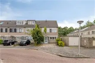 Hoekwoning te koop: Sparrendaal 65, Landschappenbuurt Amstelveen