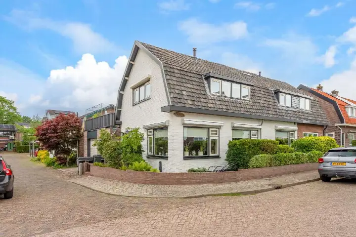 Twee-onder-één-kap te koop: Sparrenlaan 58, Oude-Oosterhei Baarn
