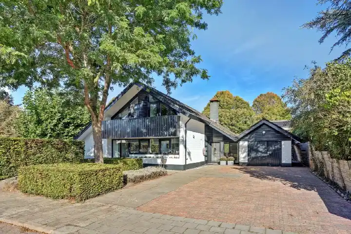 Detached house for sale: Sparrenlaan 9, De Maaten Wierden