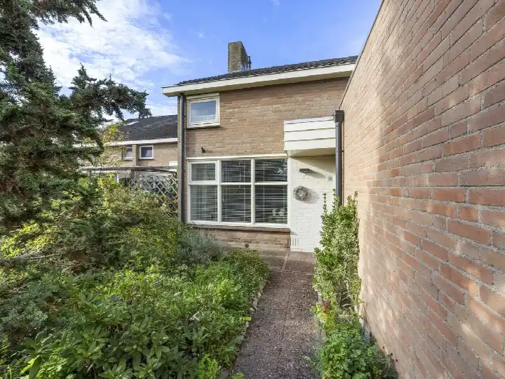 Terraced house for sale: Sparrenstraat 23, 't Zand-Tabakshof Huissen