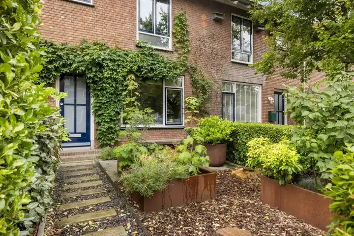 Terraced house for sale: Spieghelstraat 12, Erasmuslaan en omgeving Dordrecht